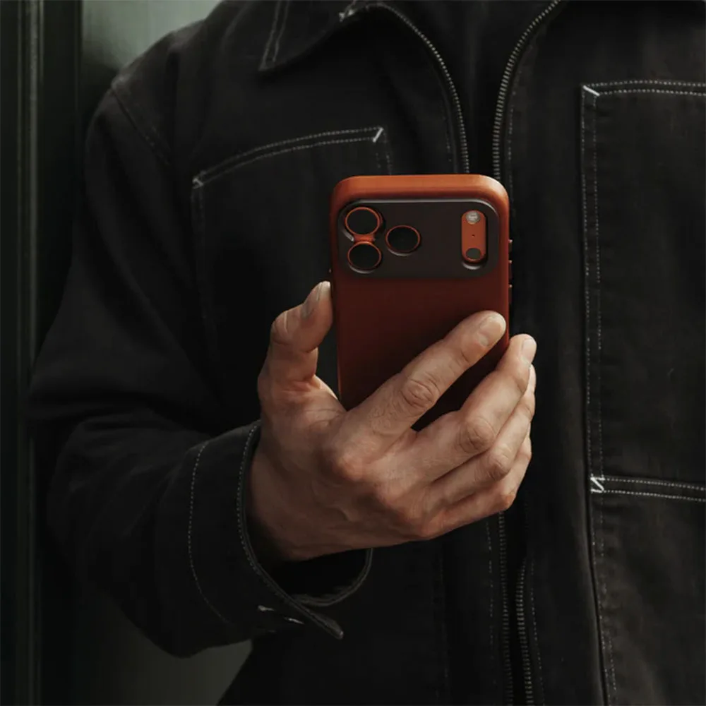 Sandmarc รุ่น Pro Leather Case - เคส iPhone 17 Pro - สี Brown - Image 8