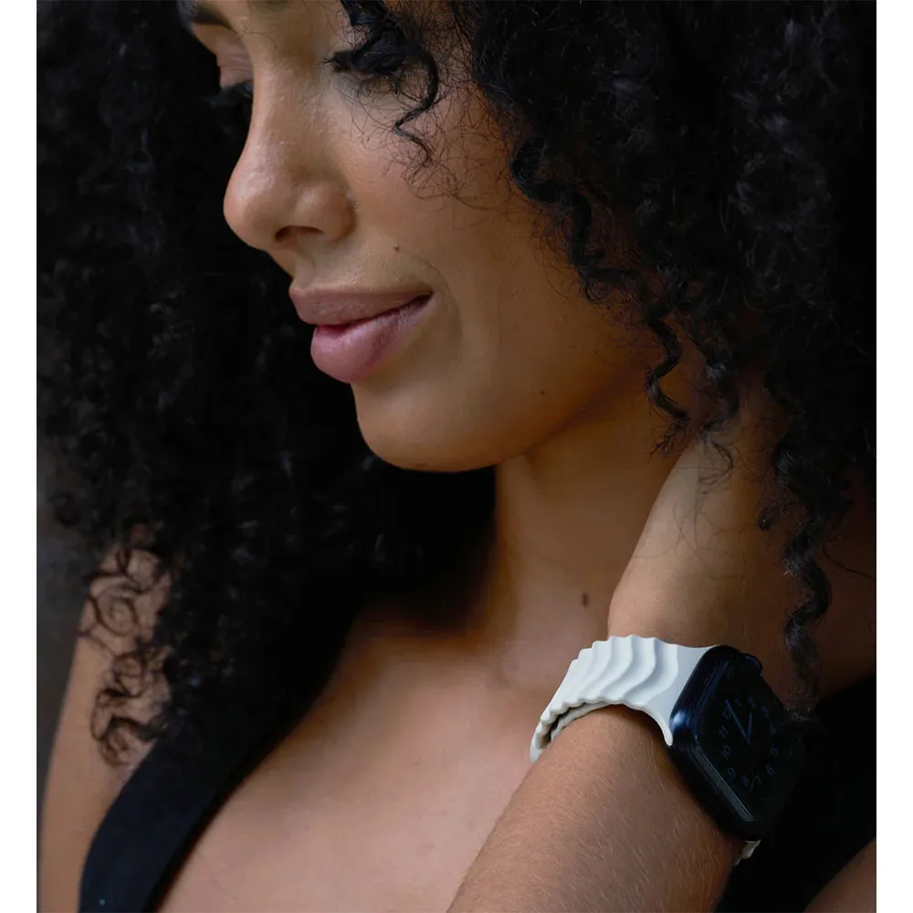 Materik รุ่น FKM Ripple Band - สายนาฬิกา Apple Watch 42(3)/44/45/46/49mm - สี Ivory Sand 6 Materik รุ่น FKM Ripple Band - สายนาฬิกา Apple Watch 42(3)/44/45/46/49mm - สี Ivory Sand - Image 6