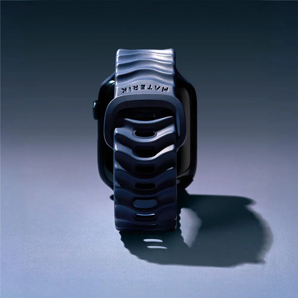 Materik รุ่น FKM Ripple Band - สายนาฬิกา Apple Watch 42(3)/44/45/46/49mm - สี Midnight Tide 3 Materik รุ่น FKM Ripple Band - สายนาฬิกา Apple Watch 42(3)/44/45/46/49mm - สี Midnight Tide - Image 3