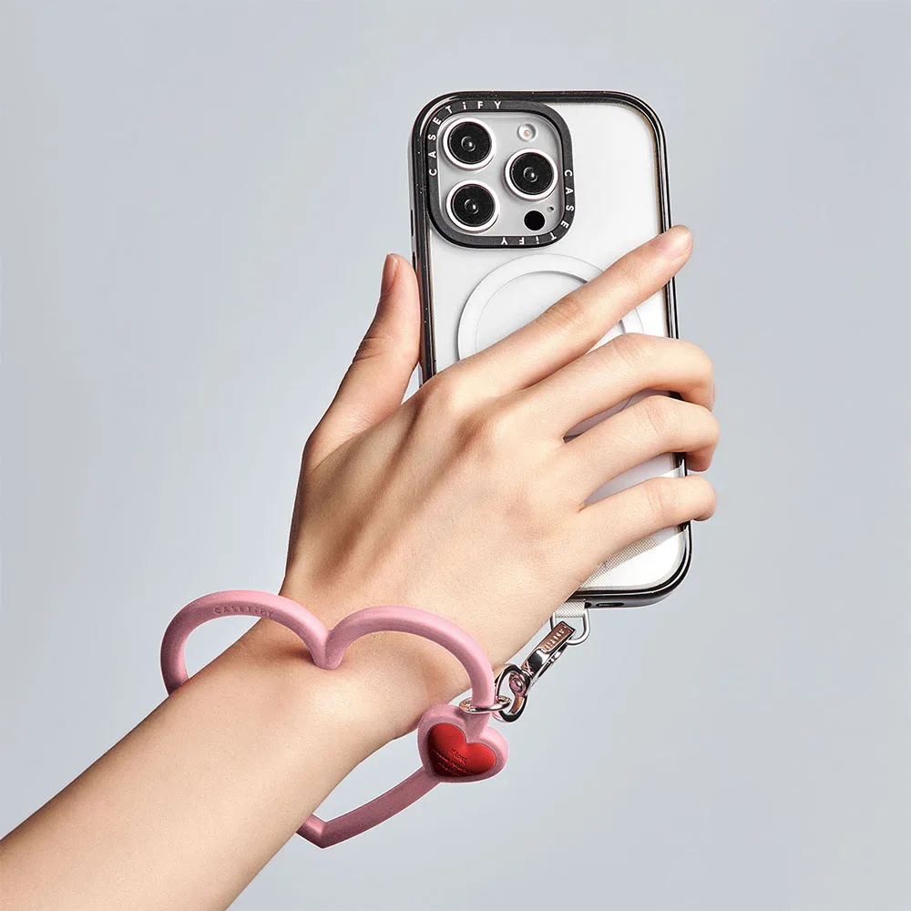 Casetify รุ่น Heart Phone Wristlet - สายคล้องข้อมือ - สี Pink Passion 4 Casetify รุ่น Heart Phone Wristlet - สายคล้องข้อมือ - สี Pink Passion - Image 4