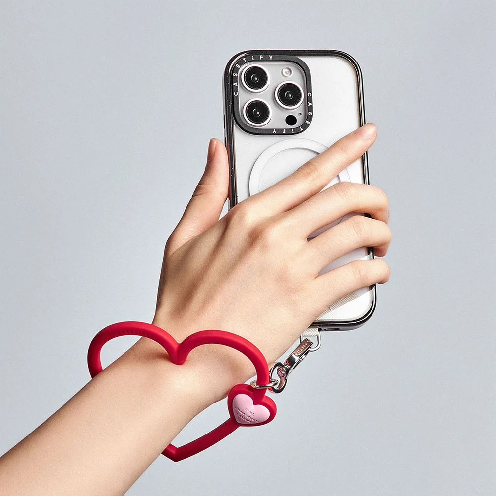Casetify รุ่น Heart Phone Wristlet - สายคล้องข้อมือ - สี Red Romance 4 Casetify รุ่น Heart Phone Wristlet - สายคล้องข้อมือ - สี Red Romance - Image 4