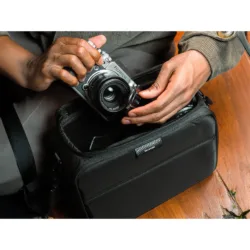 GRAMS(28) รุ่น Camera Cube Pro (Medium) - กระเป๋าใส่กล้อง - สี Black
