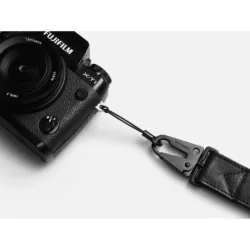 GRAMS(28) รุ่น 123 Wrist Strap - สายคล้องข้อมือ - สี Black Pebbled