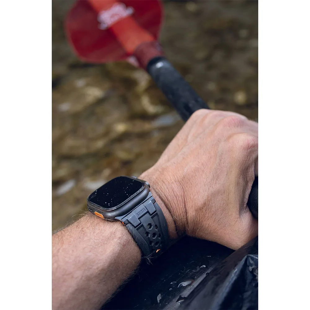 UAG รุ่น Monarch - สายนาฬิกา Apple Watch 42/44/45/49mm - สี Orange/Black Titanium 13 UAG รุ่น Monarch - สายนาฬิกา Apple Watch 42/44/45/49mm - สี Orange/Black Titanium - Image 13