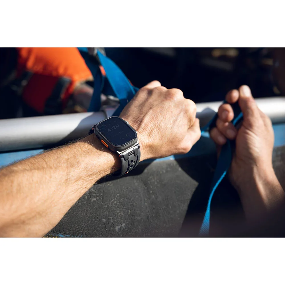 UAG รุ่น Monarch - สายนาฬิกา Apple Watch 42/44/45/49mm - สี Orange/Black Titanium 11 UAG รุ่น Monarch - สายนาฬิกา Apple Watch 42/44/45/49mm - สี Orange/Black Titanium - Image 11