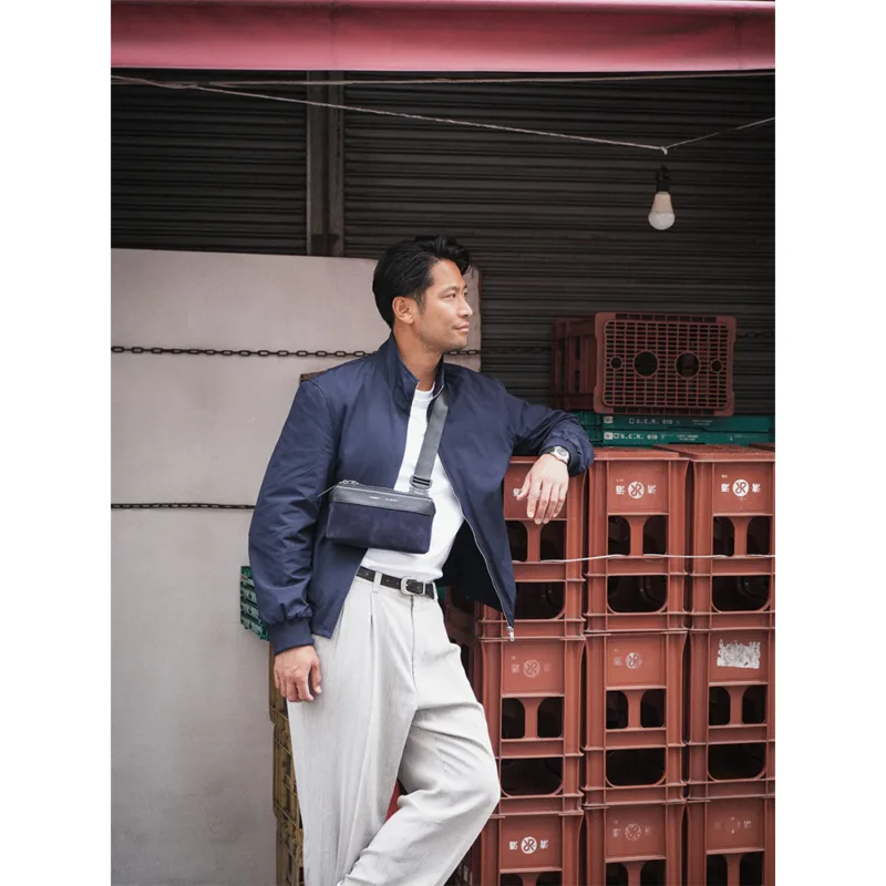 GRAMS(28) รุ่น 157 Essential Sling (Suede) - กระเป๋า - สี Black/Navy