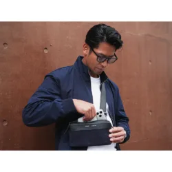 GRAMS(28) รุ่น 157 Essential Sling (Suede) - กระเป๋า - สี Black/Navy