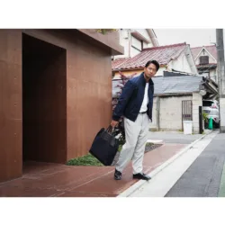 GRAMS(28) รุ่น 185 Vertical Tote - กระเป๋าโท้ท - สี Black/Navy 17 GRAMS(28) รุ่น 185 Vertical Tote - กระเป๋าโท้ท - สี Black/Navy