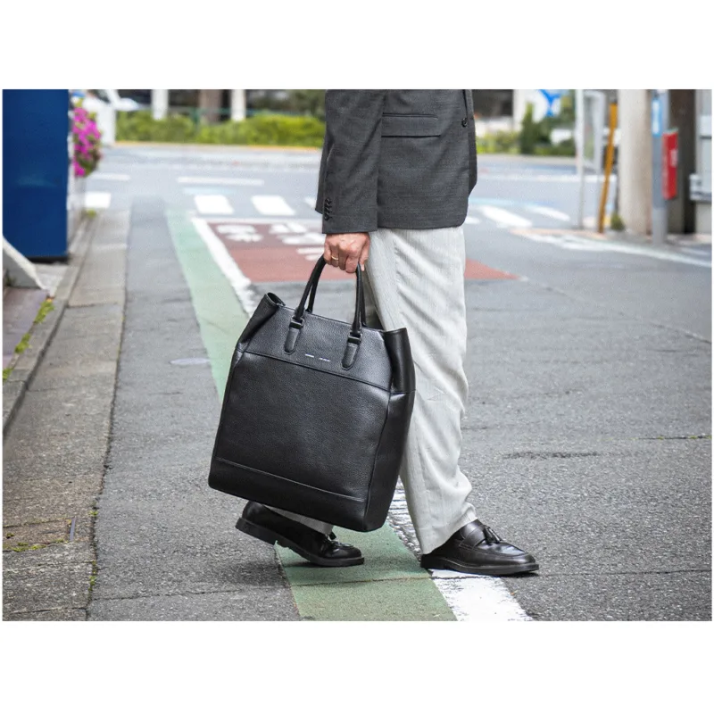GRAMS(28) รุ่น 185 Vertical Tote - กระเป๋าโท้ท - สี Black 21 GRAMS(28) รุ่น 185 Vertical Tote - กระเป๋าโท้ท - สี Black