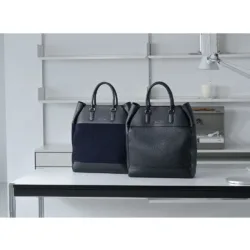 GRAMS(28) รุ่น 185 Vertical Tote - กระเป๋าโท้ท - สี Black 19 GRAMS(28) รุ่น 185 Vertical Tote - กระเป๋าโท้ท - สี Black