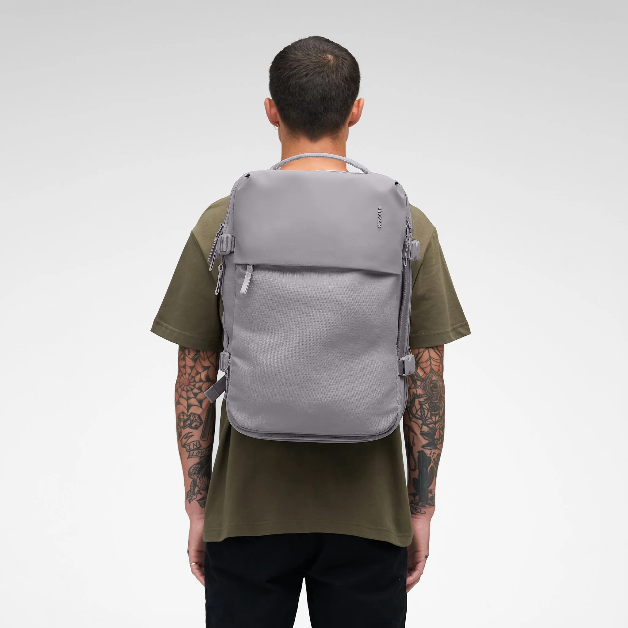 Incase รุ่น A.R.C. Travel Pack - กระเป๋าเป้สะพายหลัง - สี Gray 5 Incase รุ่น A.R.C. Travel Pack - กระเป๋าเป้สะพายหลัง - สี Gray - Image 5