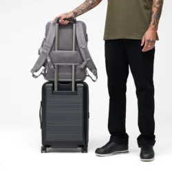 Incase รุ่น A.R.C. Travel Pack - กระเป๋าเป้สะพายหลัง - สี Gray 13 Incase รุ่น A.R.C. Travel Pack - กระเป๋าเป้สะพายหลัง - สี Gray
