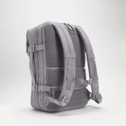 Incase รุ่น A.R.C. Travel Pack - กระเป๋าเป้สะพายหลัง - สี Gray 8 Incase รุ่น A.R.C. Travel Pack - กระเป๋าเป้สะพายหลัง - สี Gray