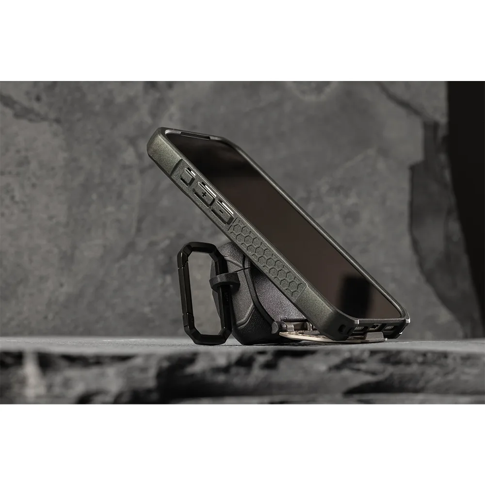 UAG รุ่น Monarch - เคส AirPods Pro 3 - สี Black/Aged Bronze 12 UAG รุ่น Monarch - เคส AirPods Pro 3 - สี Black/Aged Bronze - Image 12