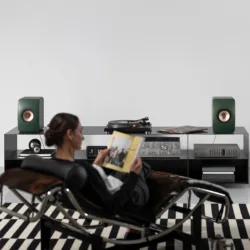 ลำโพง KEF รุ่น LS50 Meta - สี Moss Green