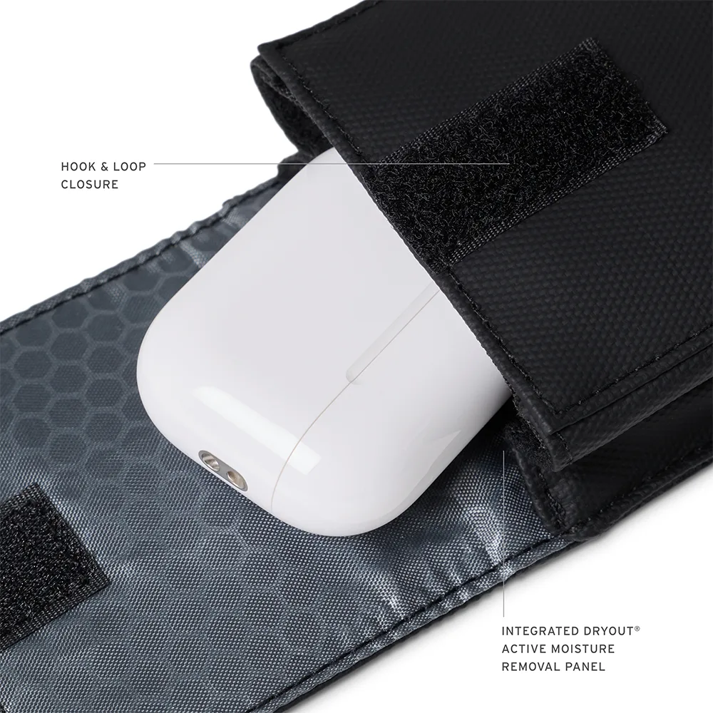 UAG รุ่น DRYOUT® Rescue AirPods Pouch - กระเป๋าดูดความชื้นใส่หูฟัง / AirPods - สี Black 6 UAG รุ่น DRYOUT® Rescue AirPods Pouch - กระเป๋าดูดความชื้นใส่หูฟัง / AirPods - สี Black - Image 6