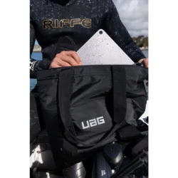 UAG รุ่น DRYOUT® Tech Tote - กระเป๋าโท้ท - สี Black 30 UAG รุ่น DRYOUT® Tech Tote - กระเป๋าโท้ท - สี Black