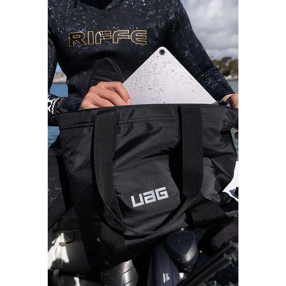 UAG รุ่น DRYOUT® Tech Tote - กระเป๋าโท้ท - สี Black 13 UAG รุ่น DRYOUT® Tech Tote - กระเป๋าโท้ท - สี Black - Image 13