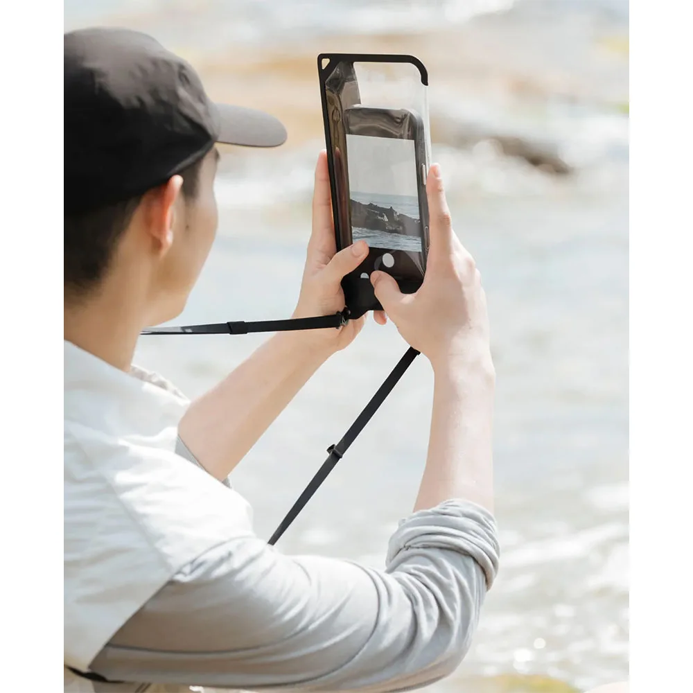 Bitplay รุ่น AquaSeal 2-Way Phone Pouch - ซองกันน้ำ - สี Cement Grey 9 Bitplay รุ่น AquaSeal 2-Way Phone Pouch - ซองกันน้ำ - สี Cement Grey - Image 9