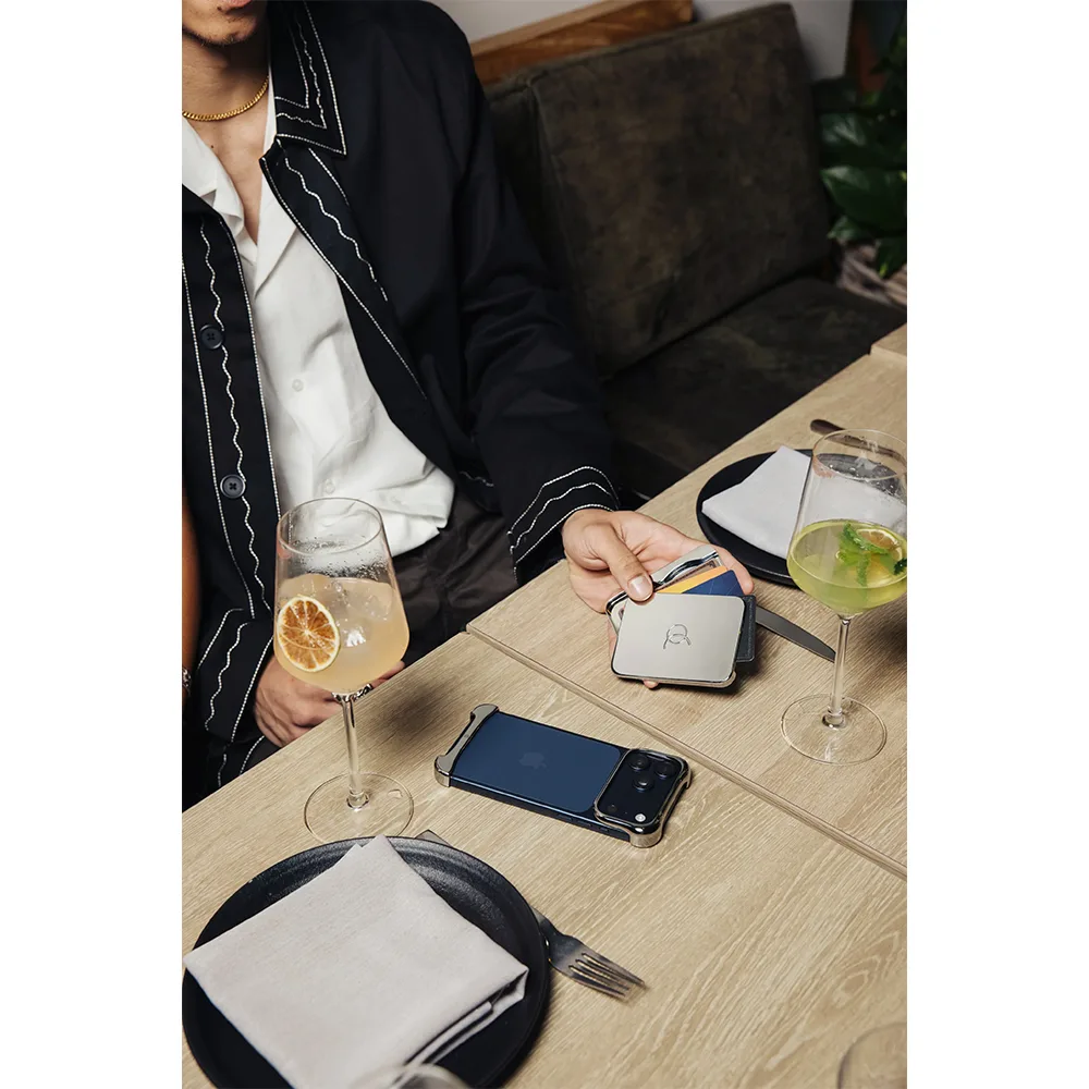 Arc รุ่น Vault Wallet - ที่เก็บบัตร - สี Onyx Black 10 Arc รุ่น Vault Wallet - ที่เก็บบัตร - สี Onyx Black - Image 10