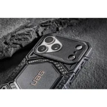 UAG รุ่น Monarch Pro (No Cap) - เคส iPhone 17 Pro / 18 Pro - สี Carbon Fiber - Image 10