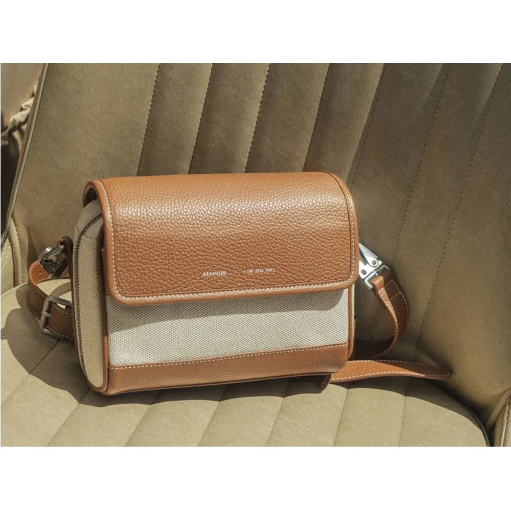 GRAMS(28) รุ่น 158 Day Sling Canvas (La Siesta Collection) - กระเป๋าสะพายข้าง - สี Lion 10 GRAMS(28) รุ่น 158 Day Sling Canvas (La Siesta Collection) - กระเป๋าสะพายข้าง - สี Lion - Image 10