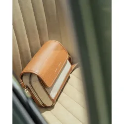 GRAMS(28) รุ่น 158 Day Sling Canvas (La Siesta Collection) - กระเป๋าสะพายข้าง - สี Lion 18 GRAMS(28) รุ่น 158 Day Sling Canvas (La Siesta Collection) - กระเป๋าสะพายข้าง - สี Lion